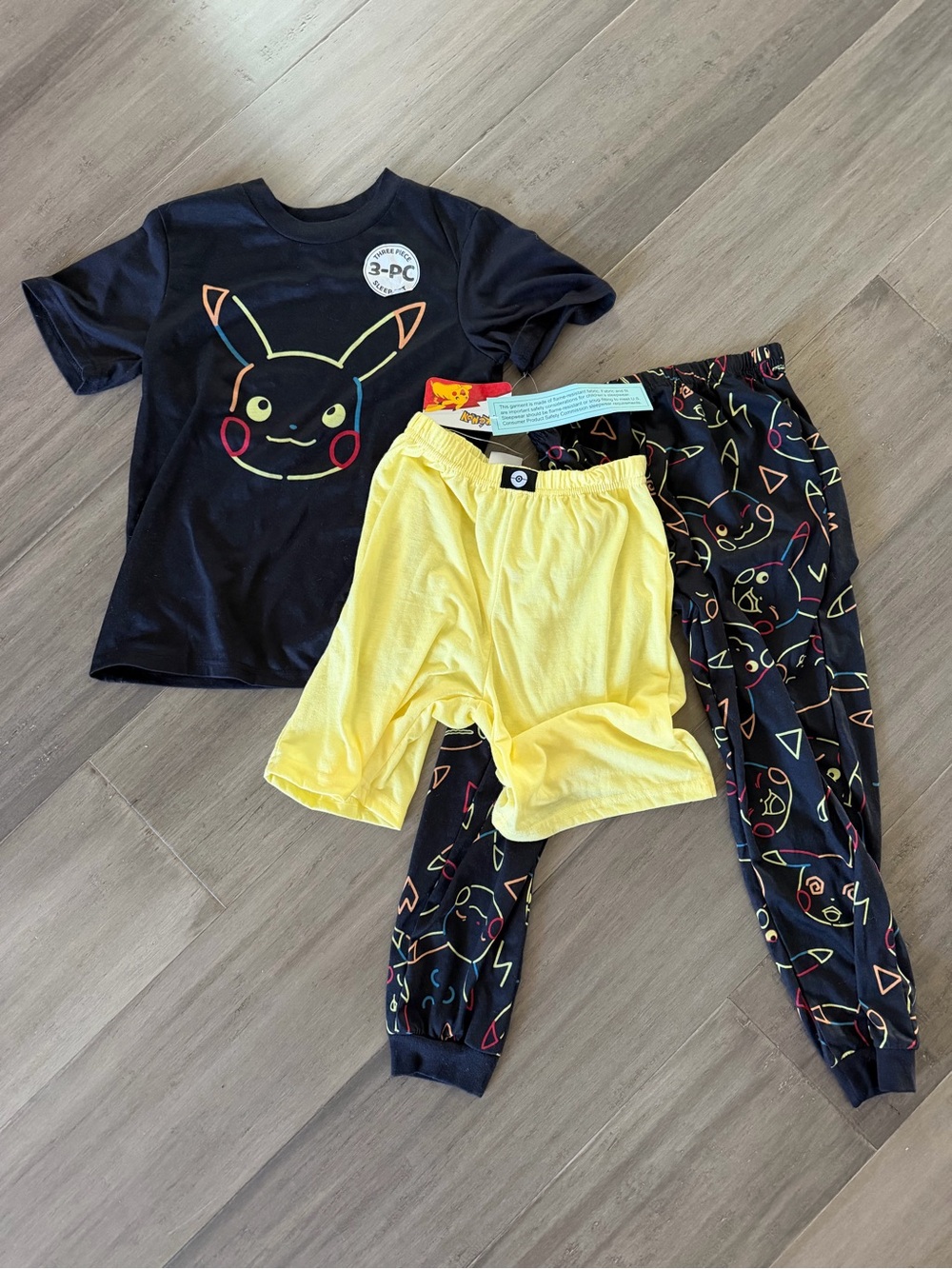 New Pokemon Pikachi Kids/Youth/Boy’s 3-PC Sleep Set Pajamas Black/Yellow sz 7